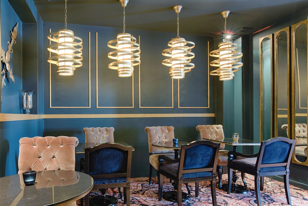 NEW Hotel Republique 41/52