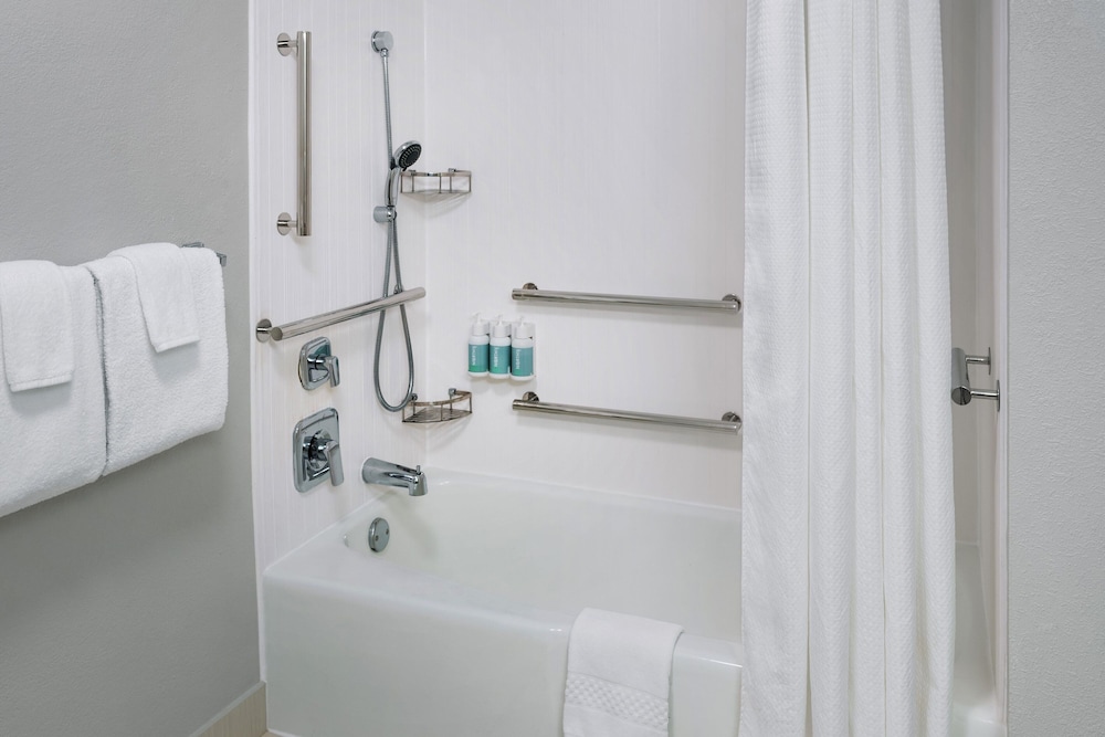 Courtyard by Marriott New Carrollton 45/45