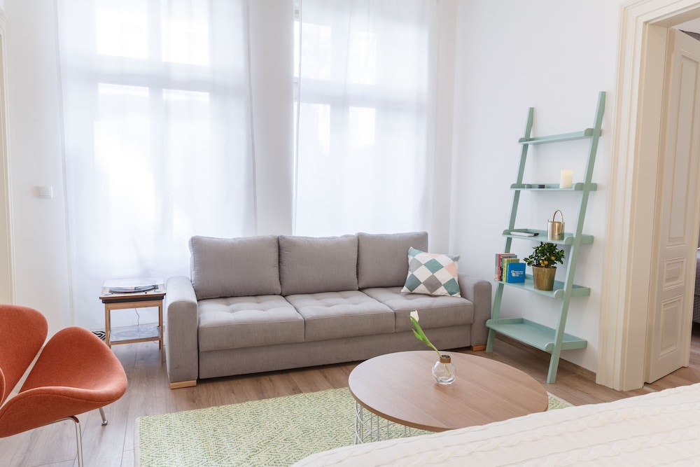 Chill Apartments 25/50