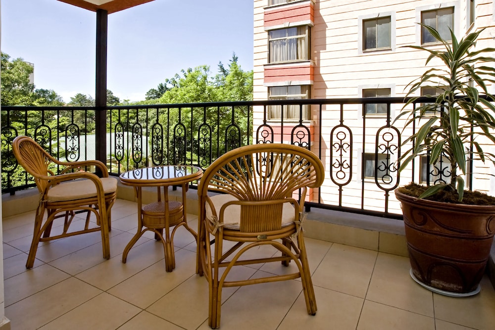 Gemsuites Luxury Serviced Apartments 40/50