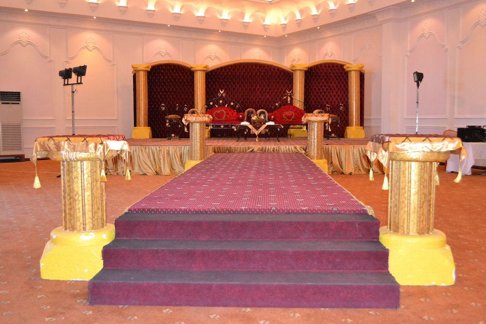 Hamdan Plaza Hotel 36/43