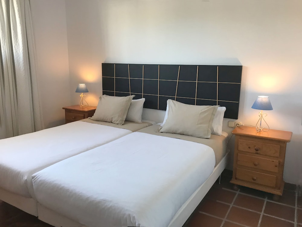 2 BEDROOMS, FAMILY, APARTMENT