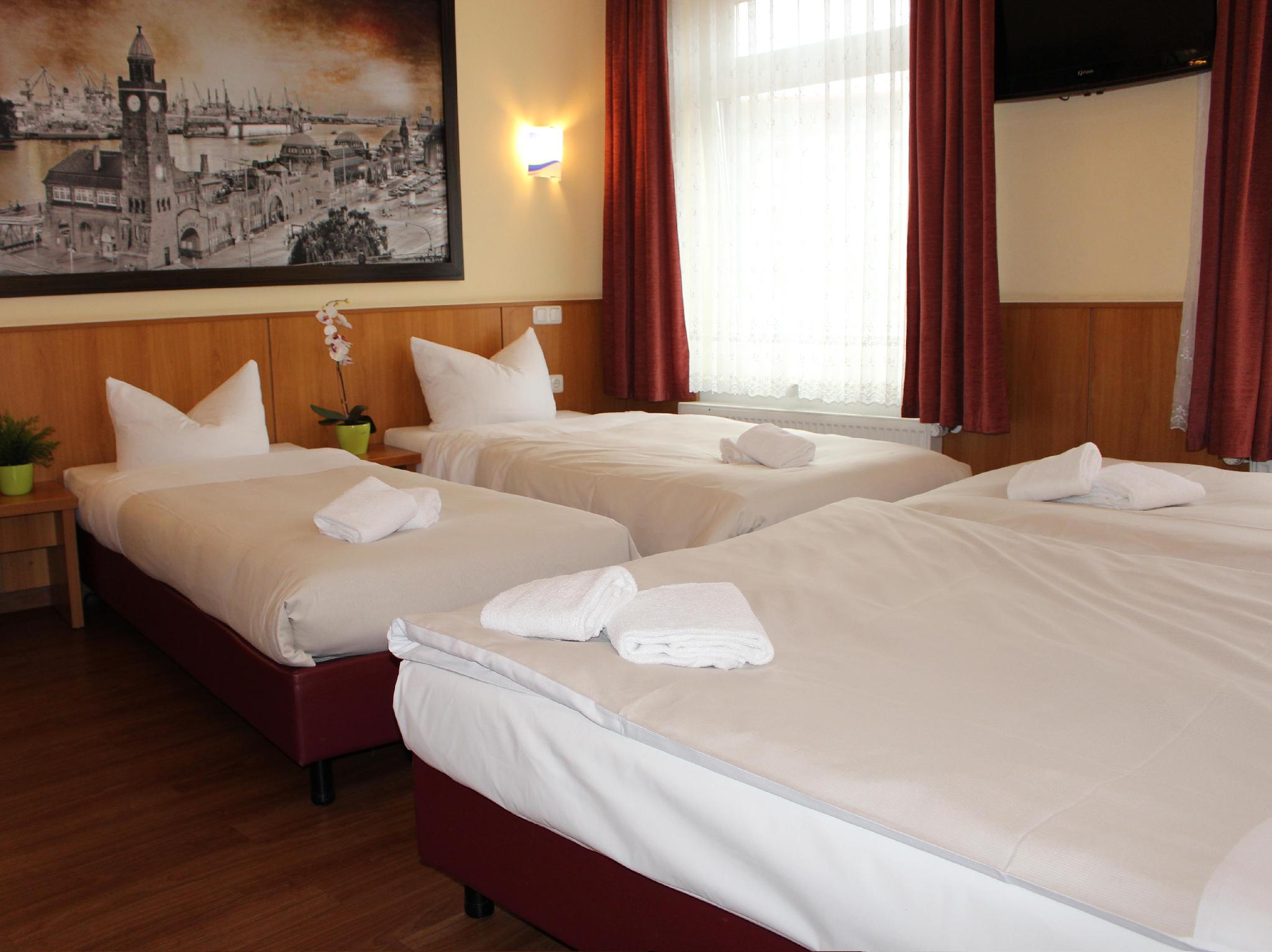 Room, Quintuple