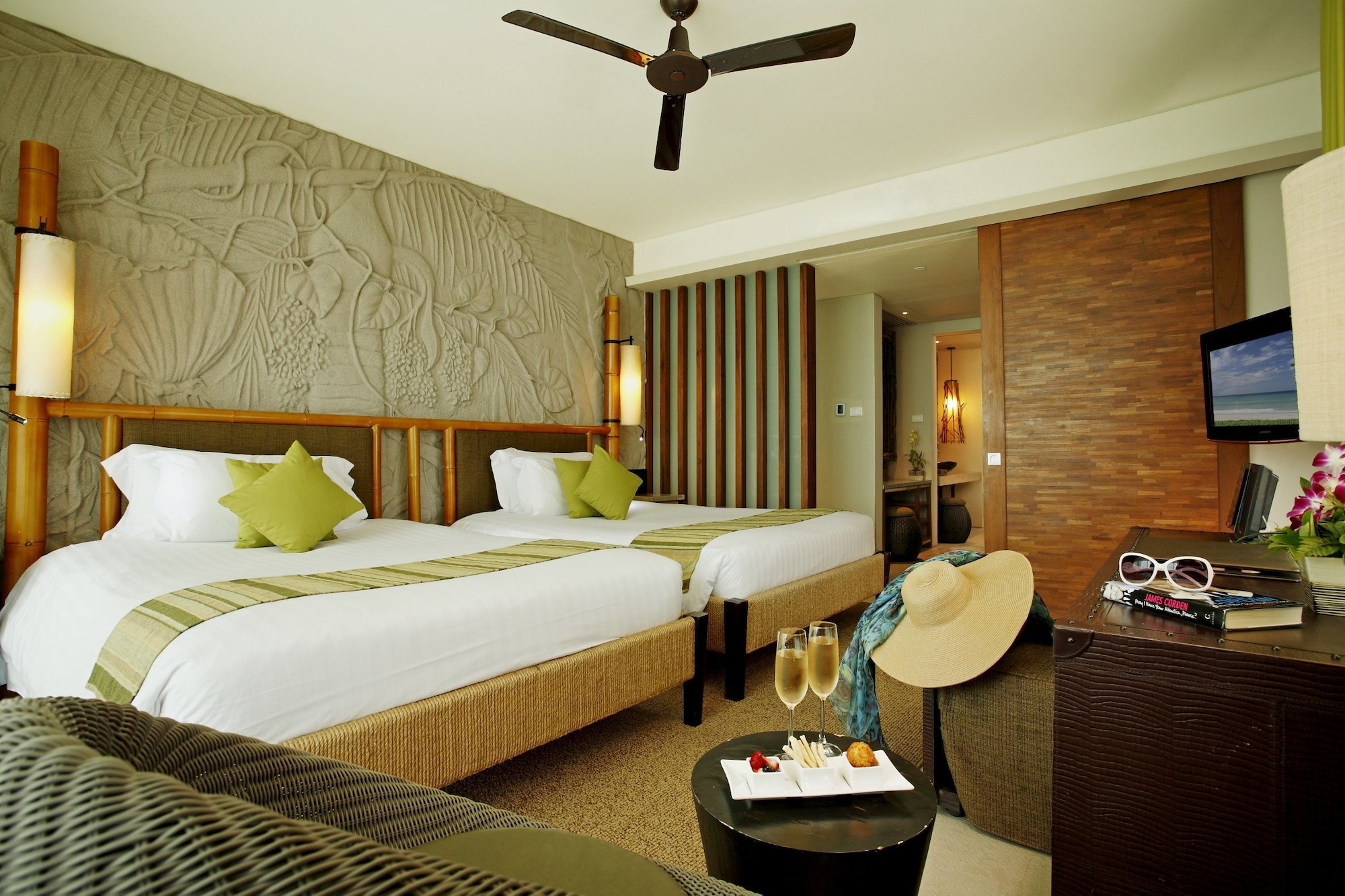 MIRAGE, FAMILY SUITE, KING BED, BUNK BED