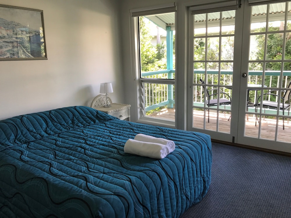 Coral Beach Resort 7/47