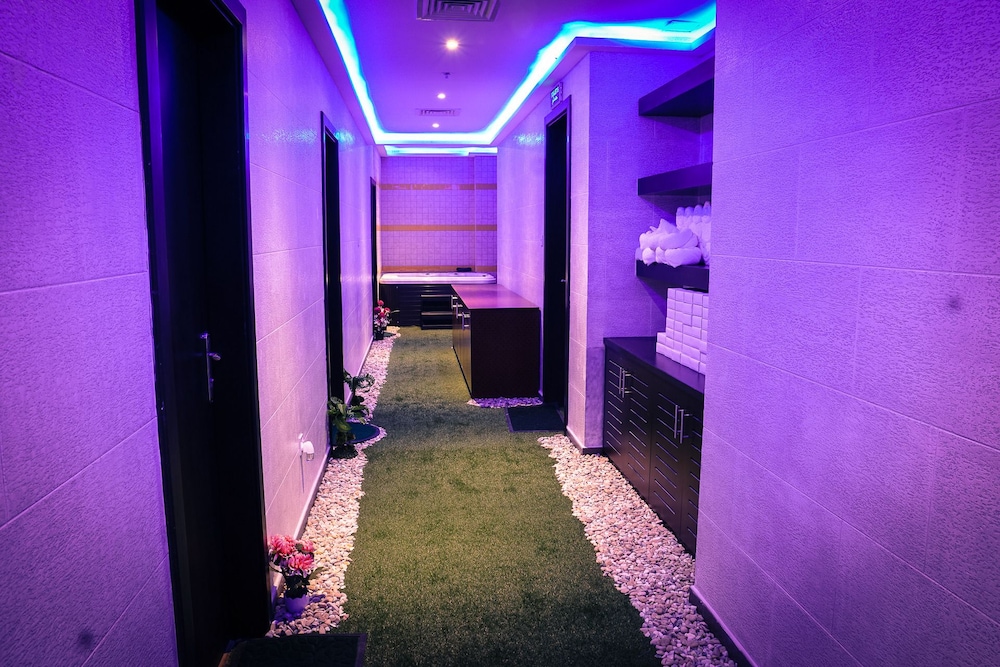 Arman Hotel 24/50