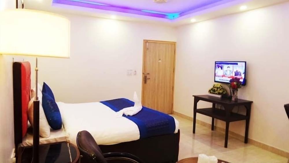 Airport Hotel Mahal 44/50