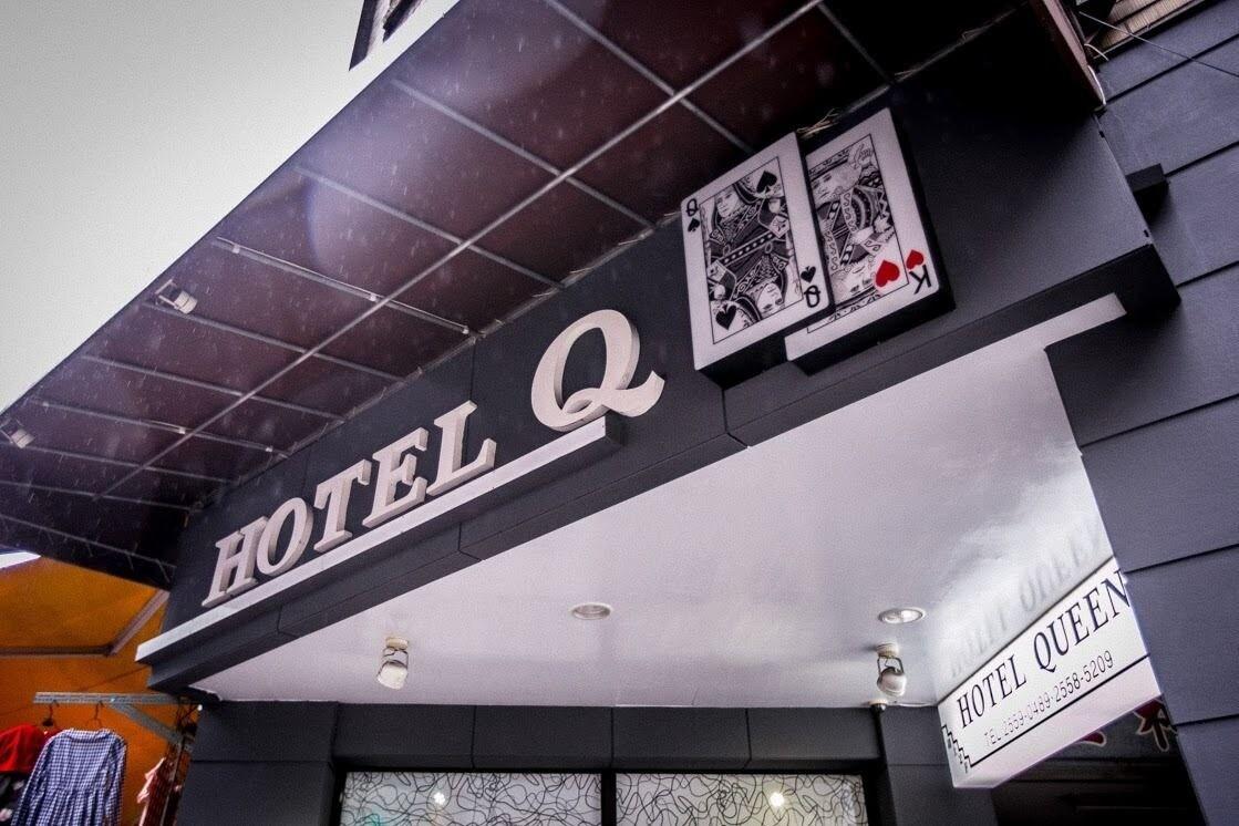 Hotel Queen 2/20