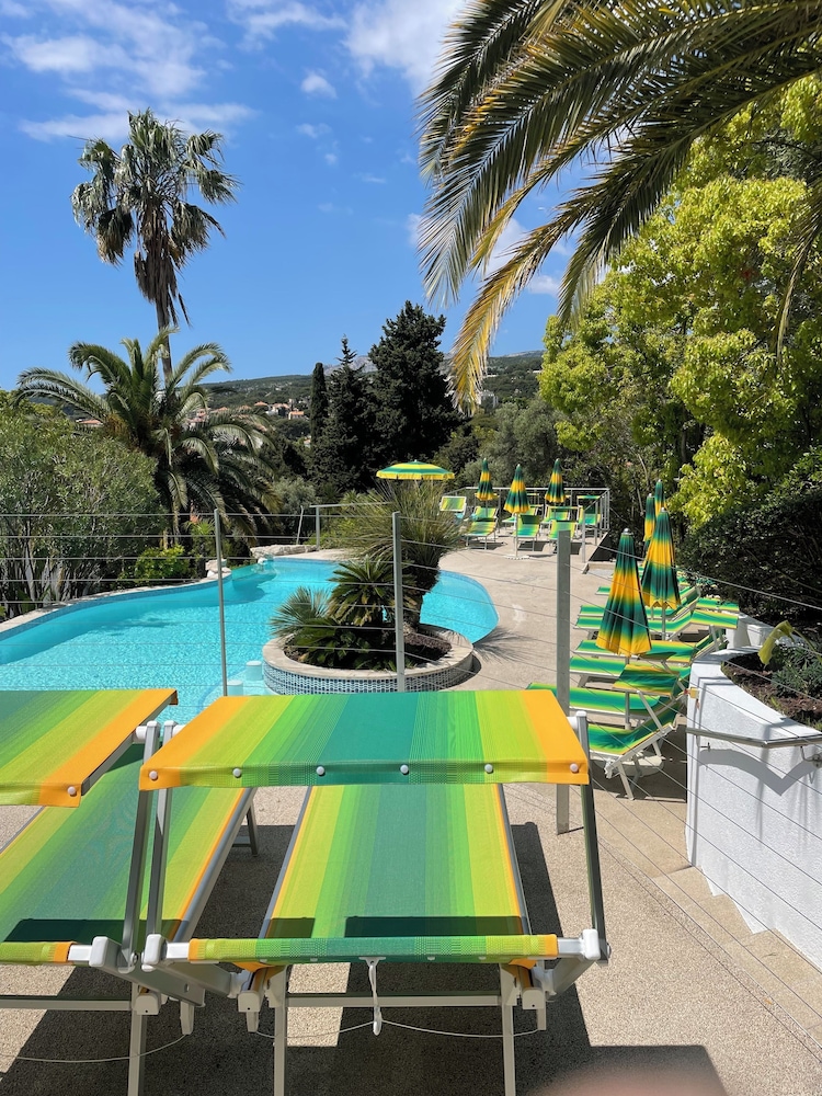 Pamela Hotel Cassis 67/75