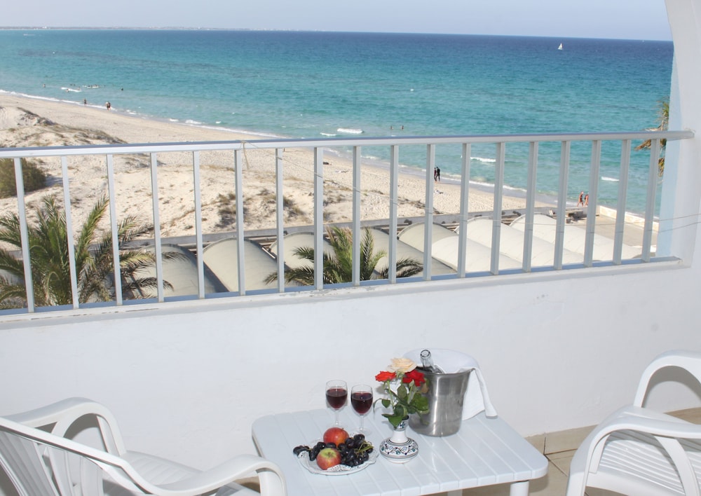 El Mehdi Beach Resort 70/84