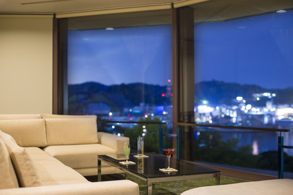 Toba Seaside Hotel 32/54