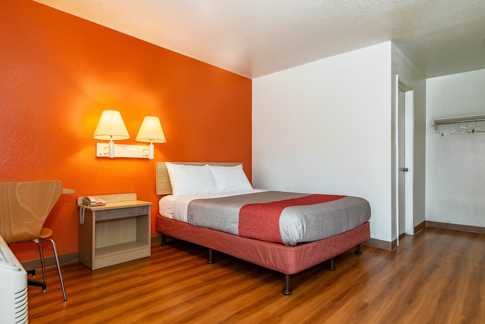Motel6 Belmont, CA San Francisco Redwood City 24/61