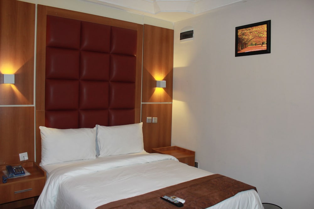 Grand Cubana Hotels 11/45