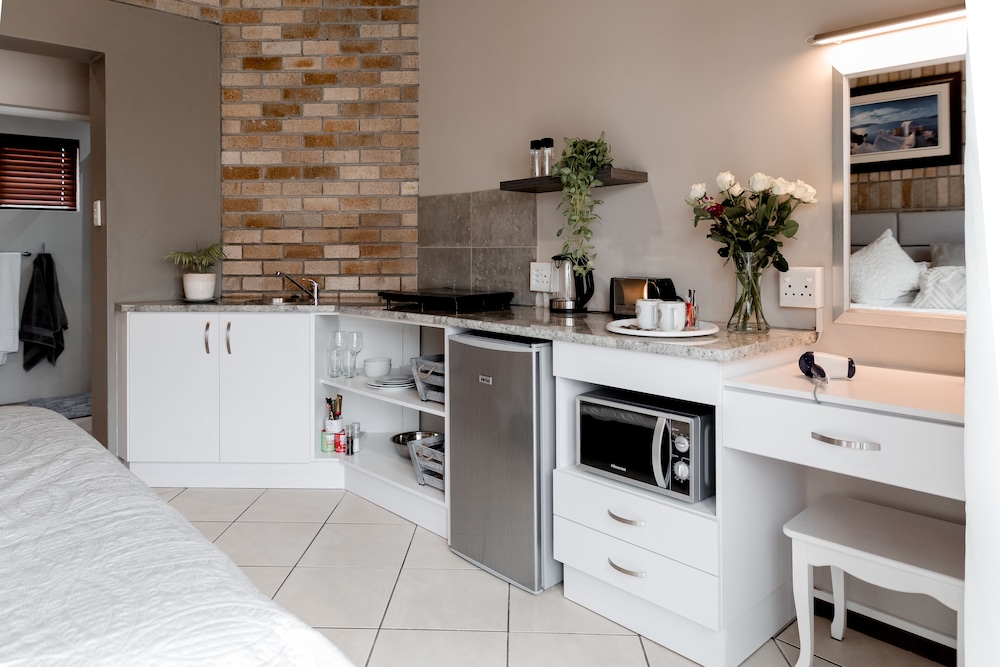Wagtails Guest House 6/50