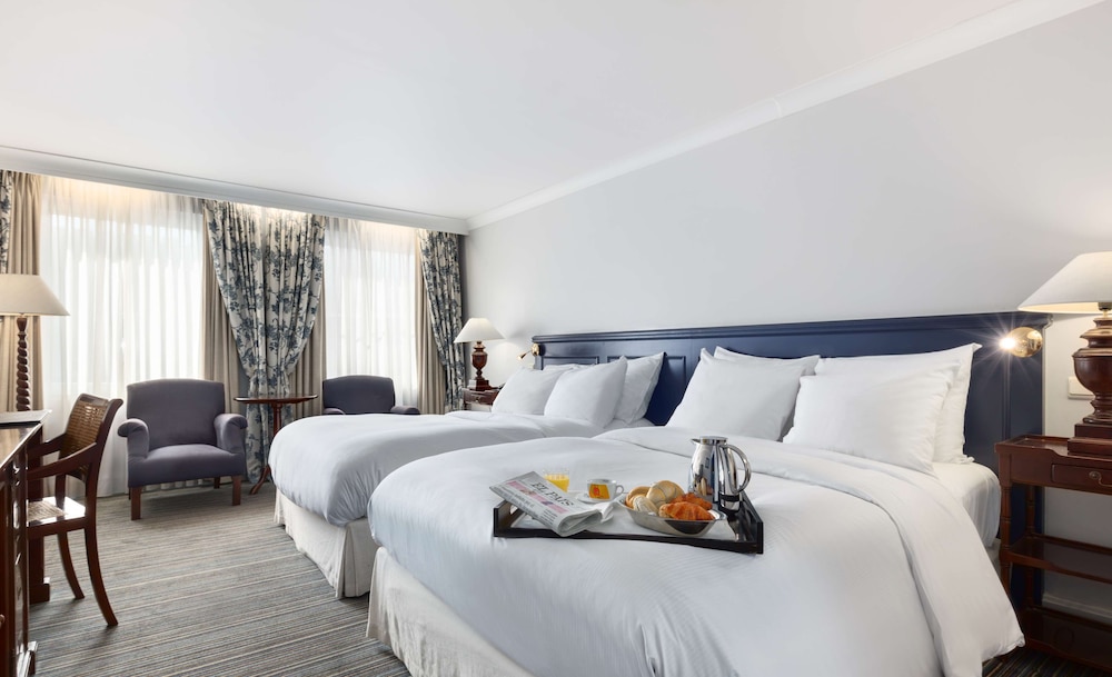 SUPERIOR, 2 BEDS, WITH EXTRA BED