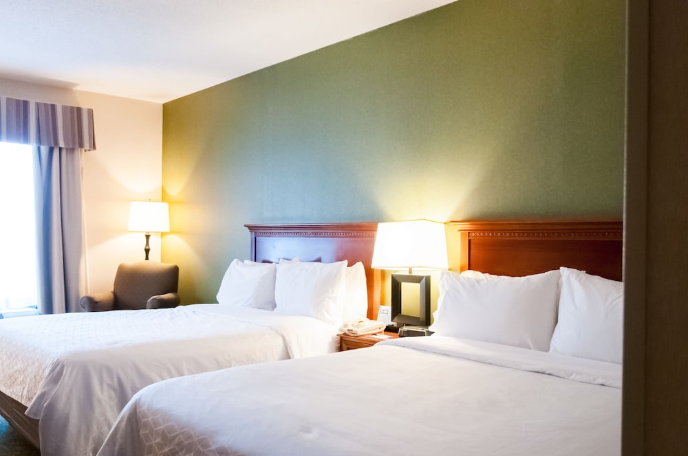 Holiday Inn Express & Suites Hagerstown 16/67