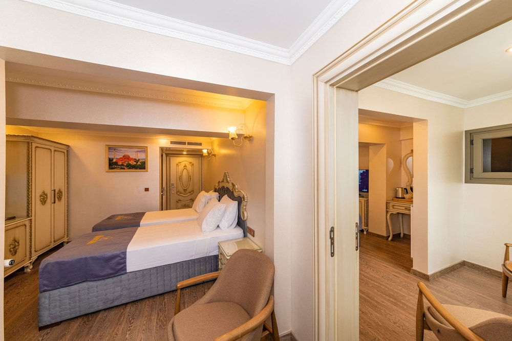 CZN Burak Hotel 23/74