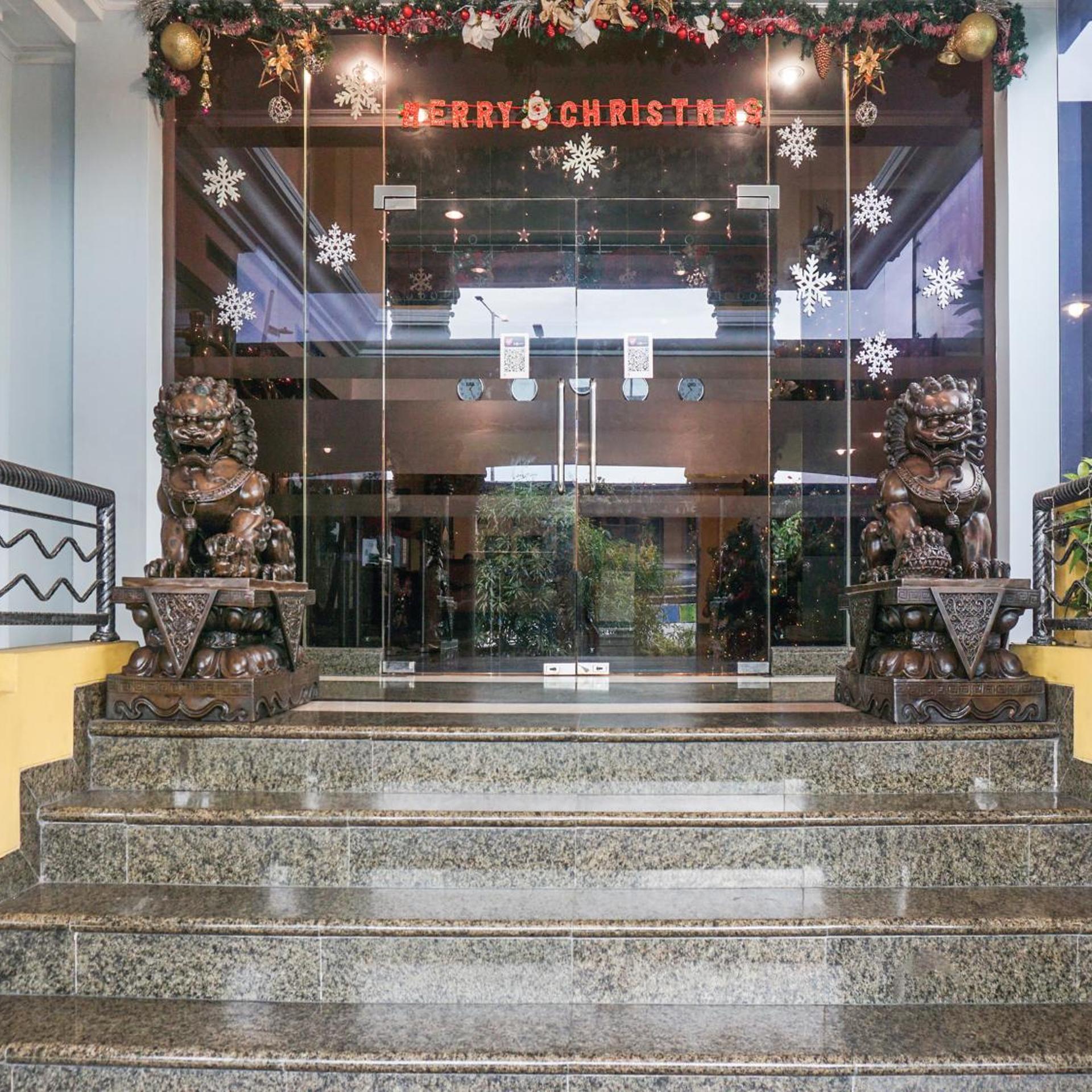 BI Executive Hotel 4/51