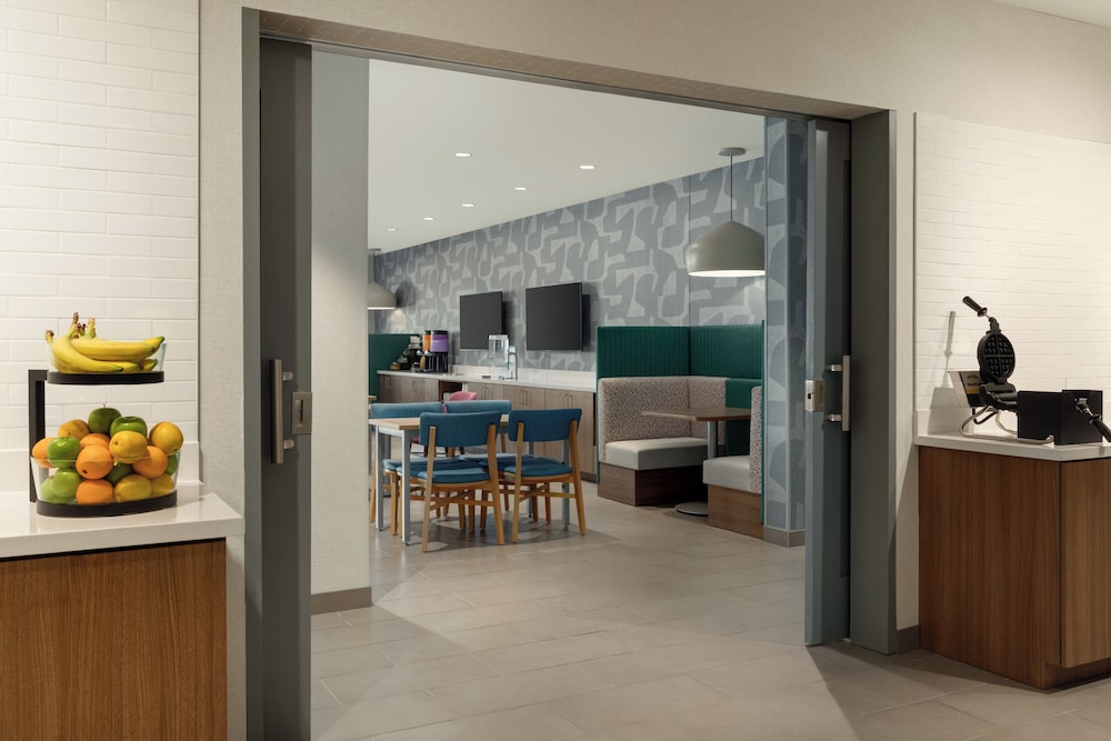 Home2 Suites by Hilton Denton 35/44