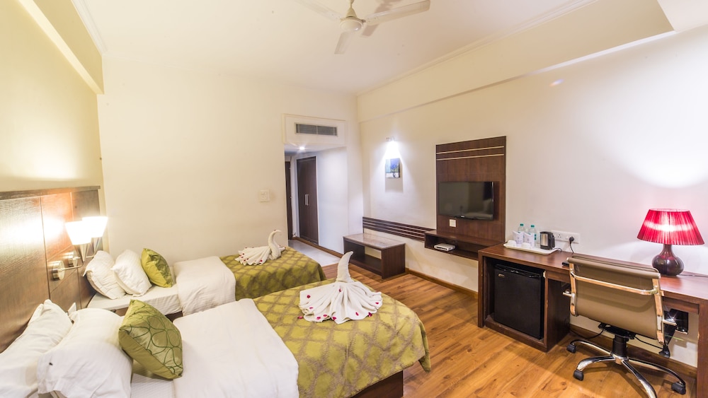 Diamond Hotel 26/57