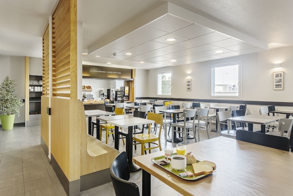 B&B Hotel Lyon Grand Stade Meyzieu 37/49