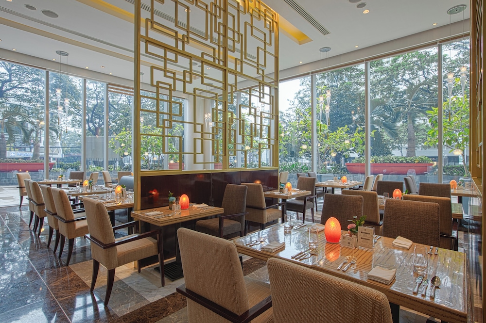 Fairmont Makati 36/50