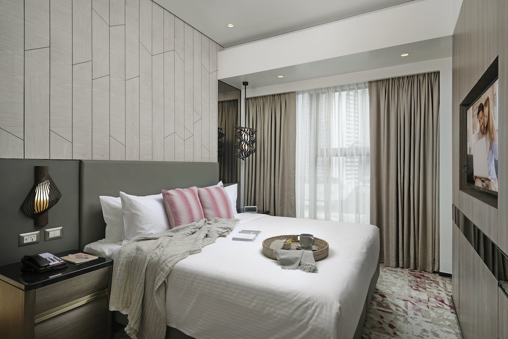 غرفة ديلوكس بسريرين منفصلين وسريرين كينج بـ3 غرف نوم، Somerset Central Salcedo Makati 3/8