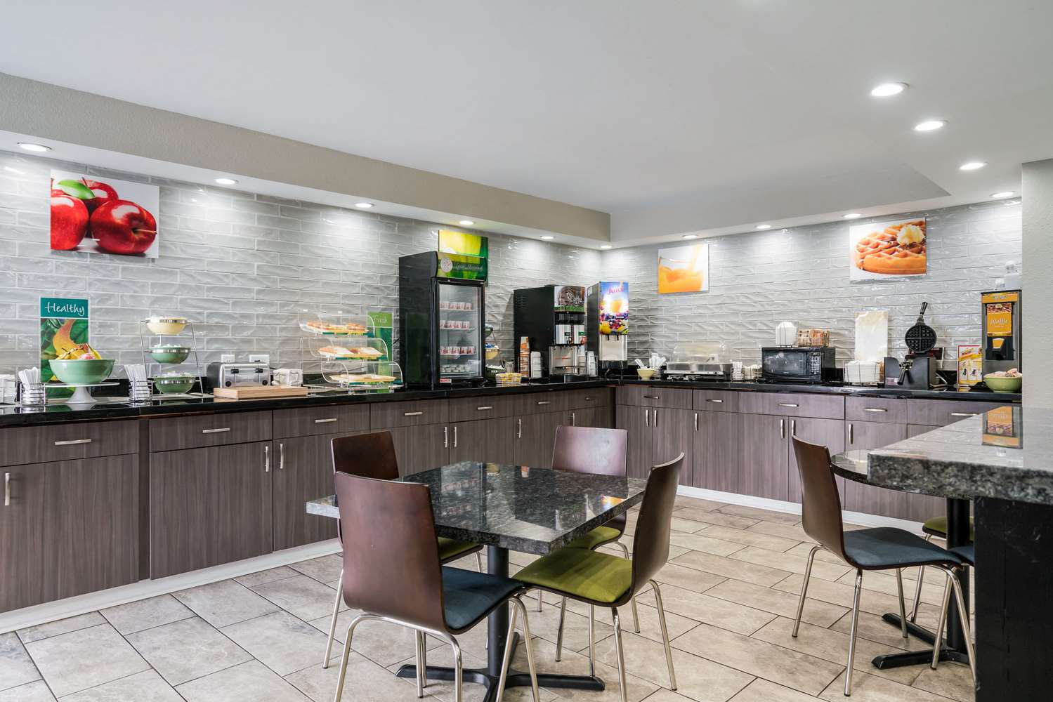 Quality Inn Greenville Near University 25/37