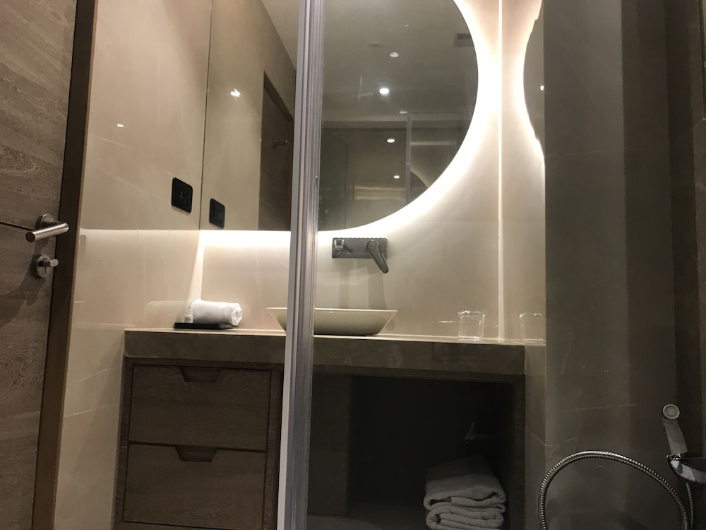HOTEL LEVANA(FORMERLY BEST WESTERN PLUS LEVANA) 9/43