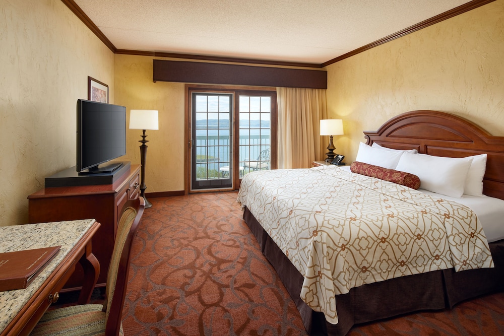 Chateau On the Lake Resort Spa And Convention Centre 21/66