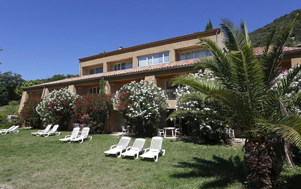 Vacanceole - Le Domaine de Chames 42/45