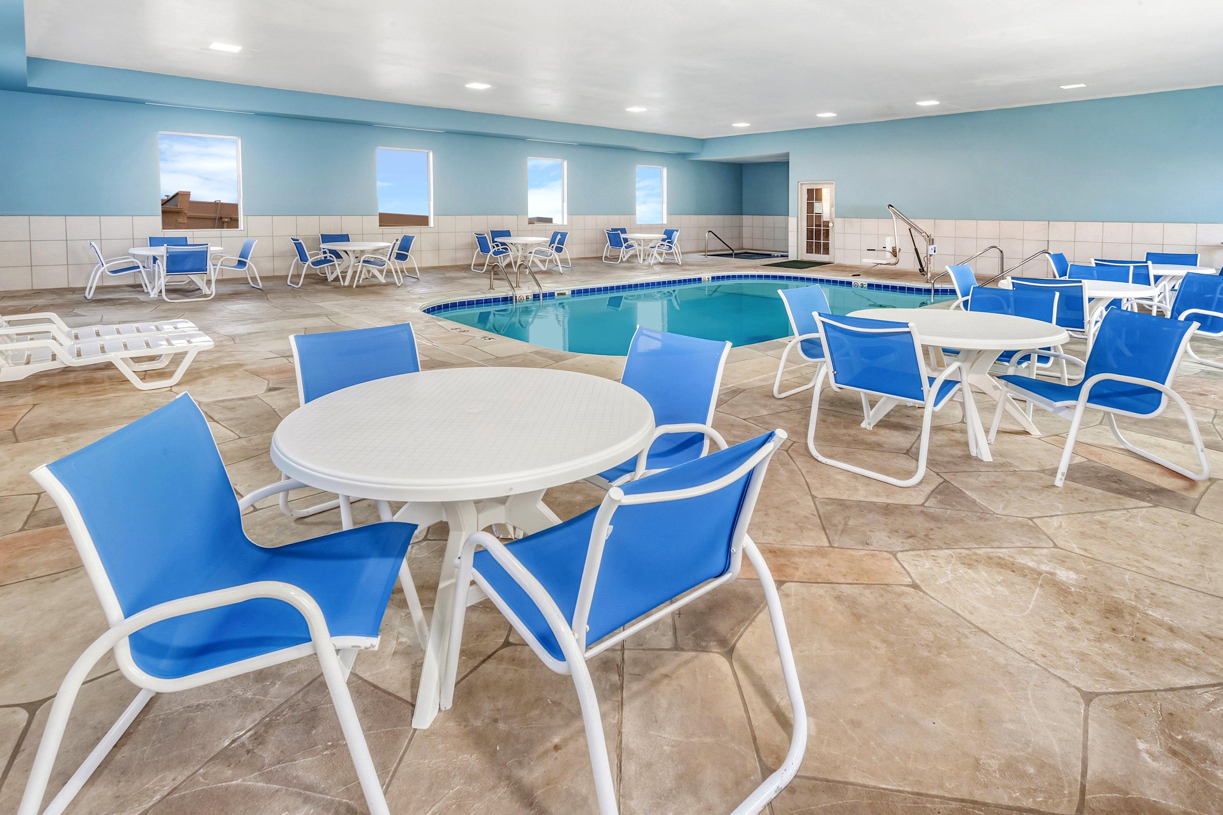Holiday Inn Express & Suites Bloomington - Normal, an IHG Hotel 49/69