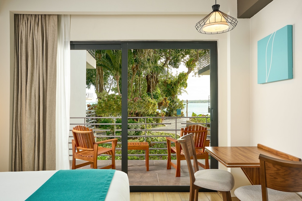 Cristalino Lagoon Front Hotel, Restaurant & Spa 77/94