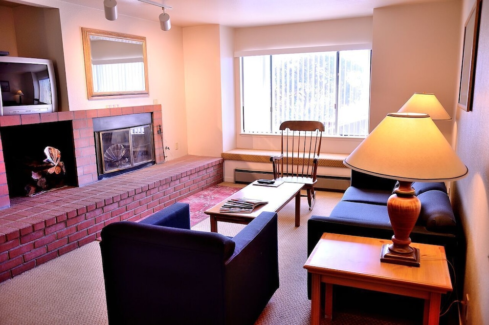 Pacific Gardens Inn 43/64