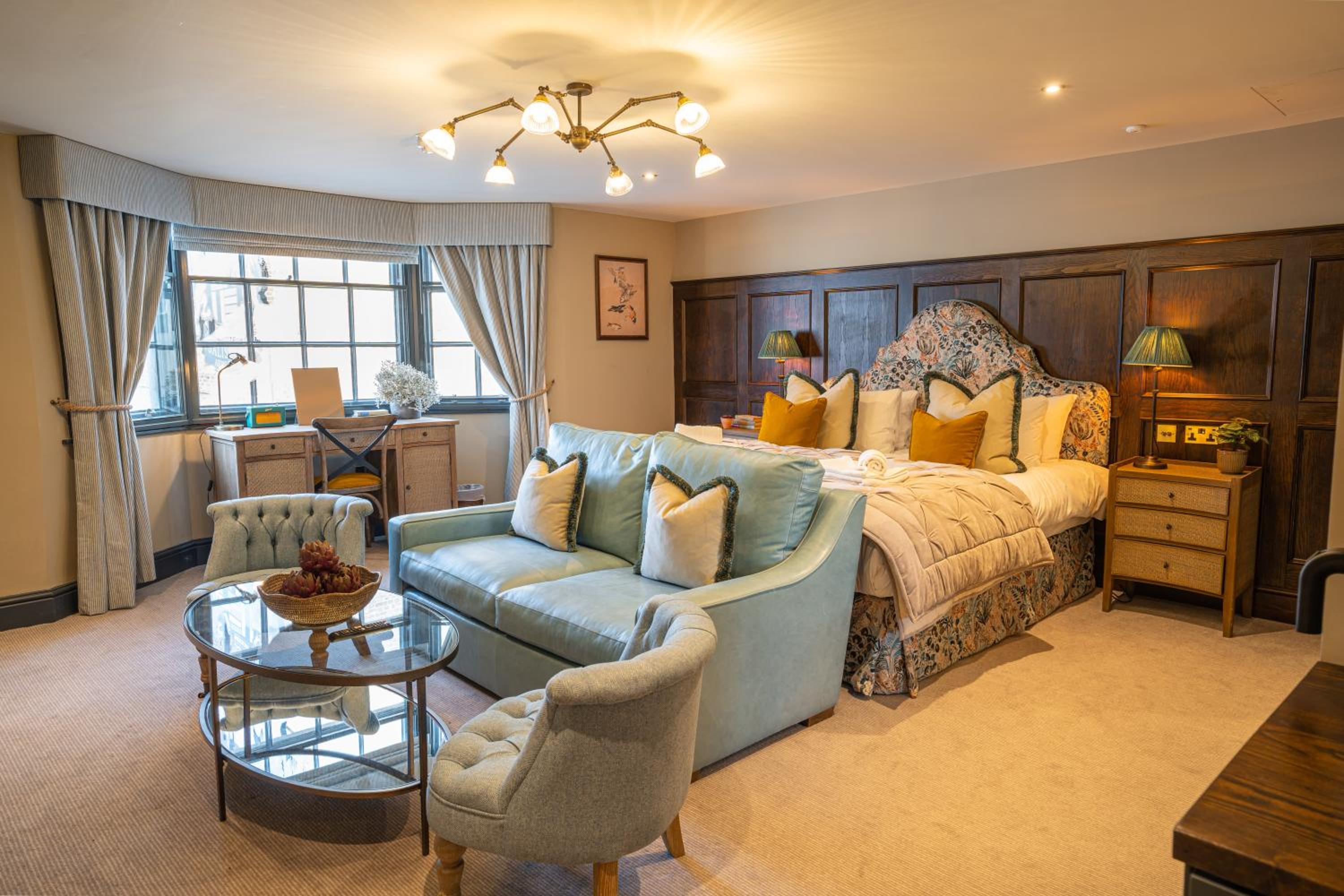 Salisbury Arms Hotel 39/54