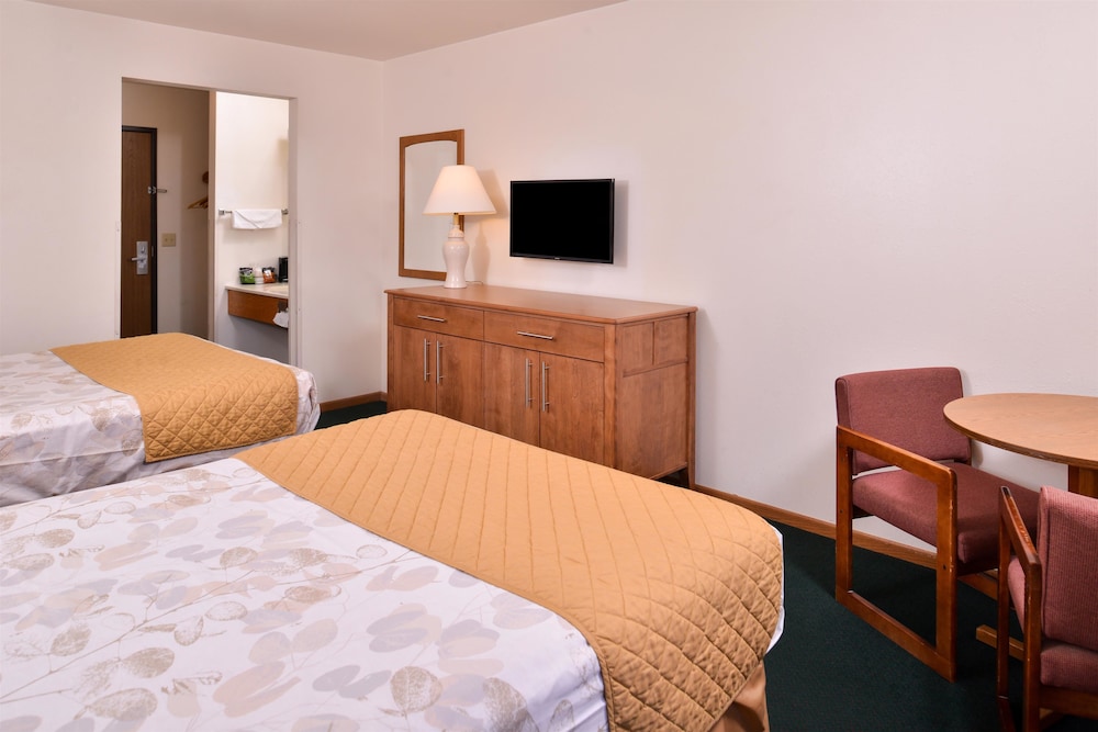 Americas Best Value Inn Missouri Valley 8/28