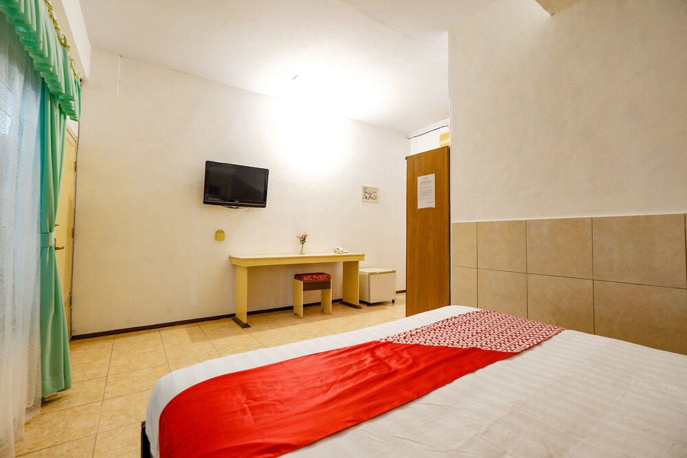 OYO 2855 Sartika Hotel Pati 24/42