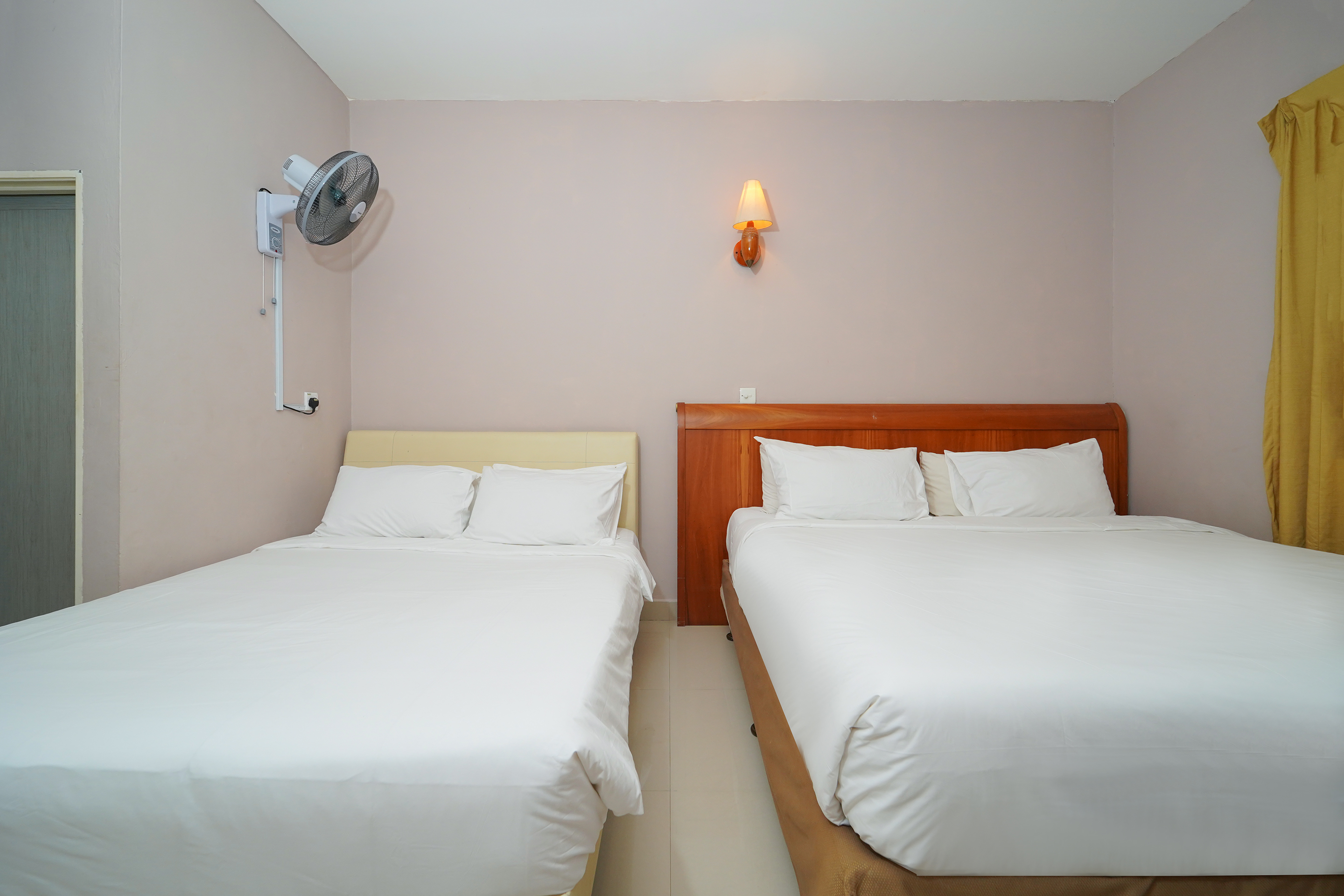 Mila Motel 2 23/31