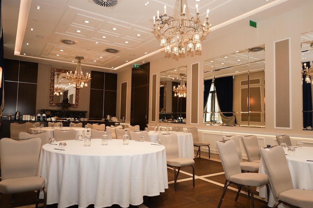 Radisson Blu Beke 59/70