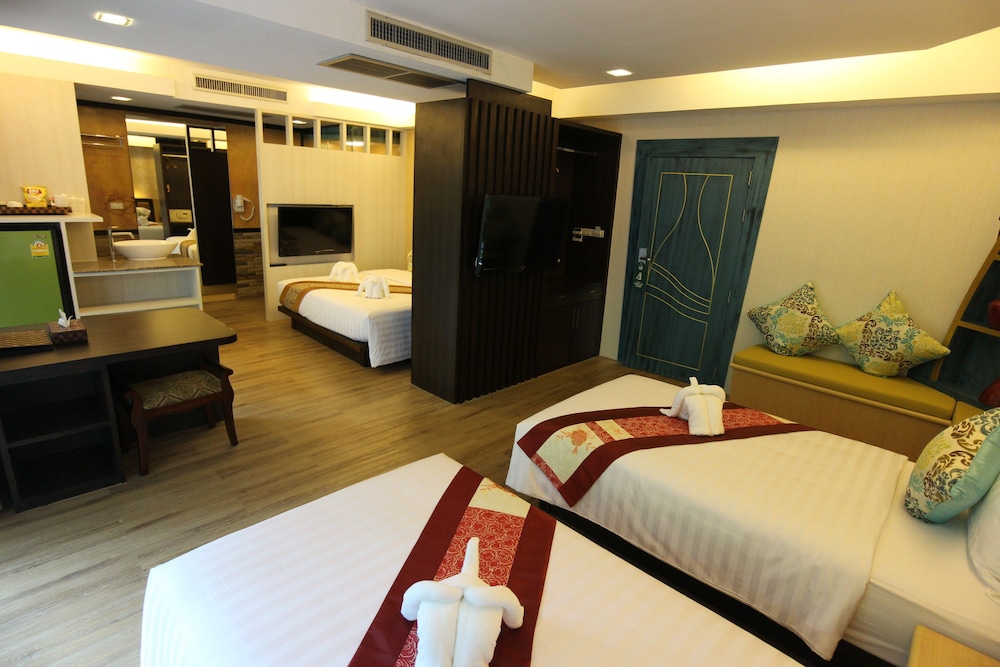 Phi Phi Nice Beach Hotel Hip 36/73