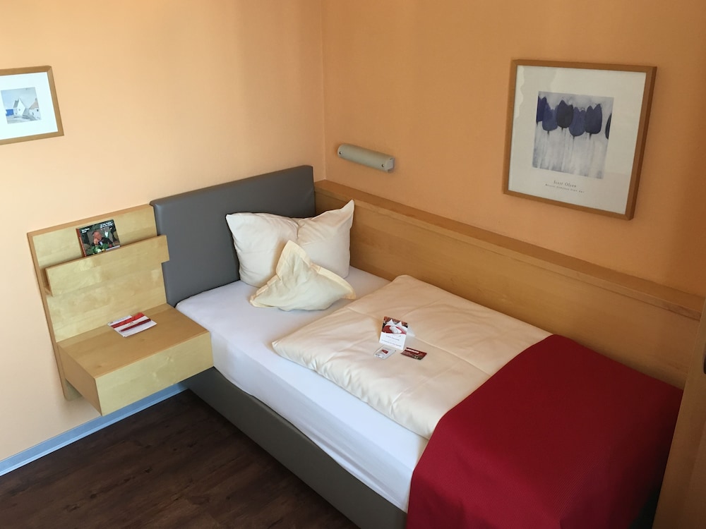 AKZENT Hotel Murrer 17/63