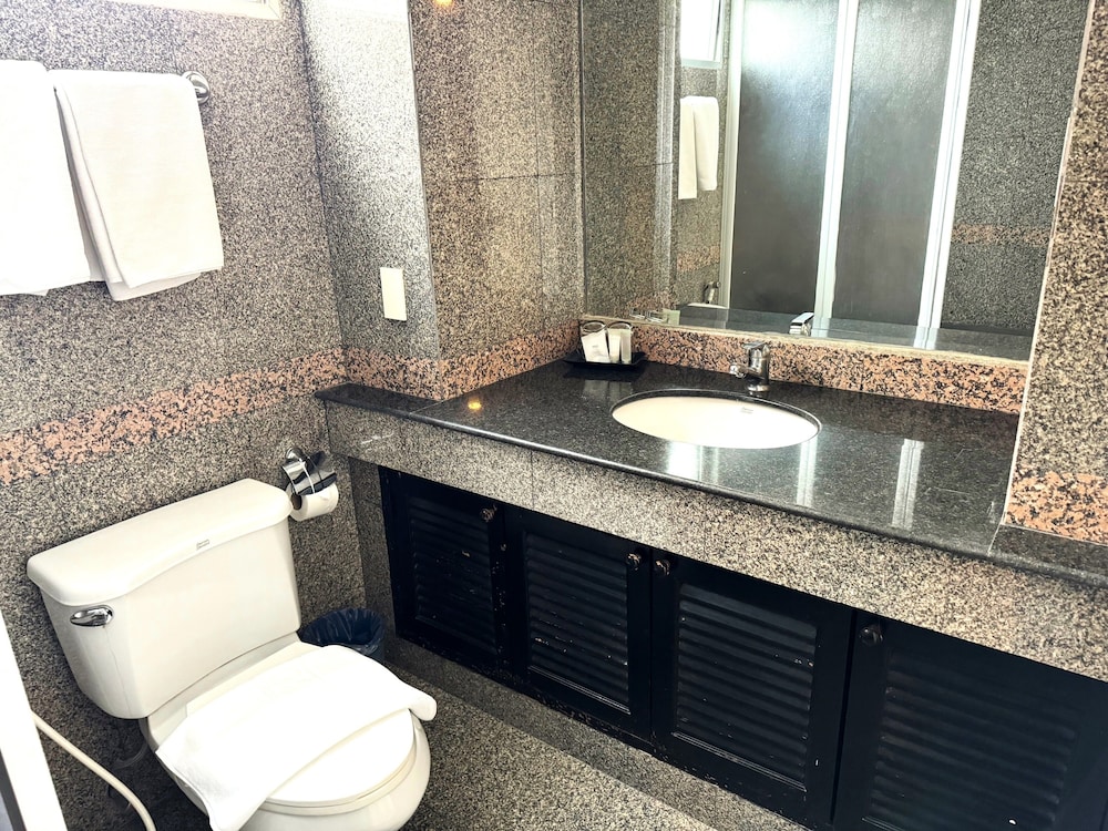 Collection O The Step Sathorn 60/63