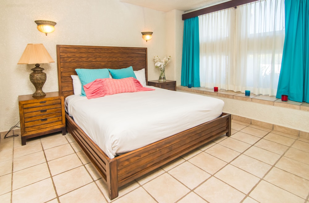 2 BEDROOMS, MASTER, SUITE, GROUND FLOOR