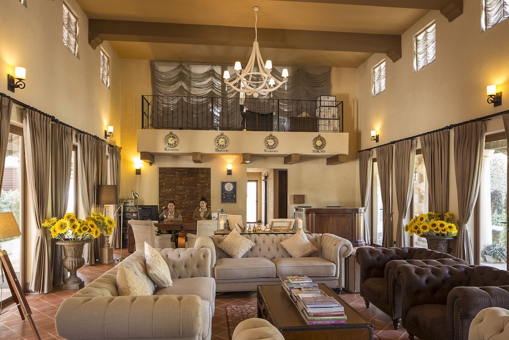 Town Square Suites By Toscana Valley 27/50