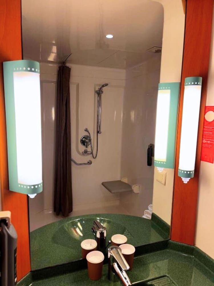 Ibis Vitre Centre 31/63