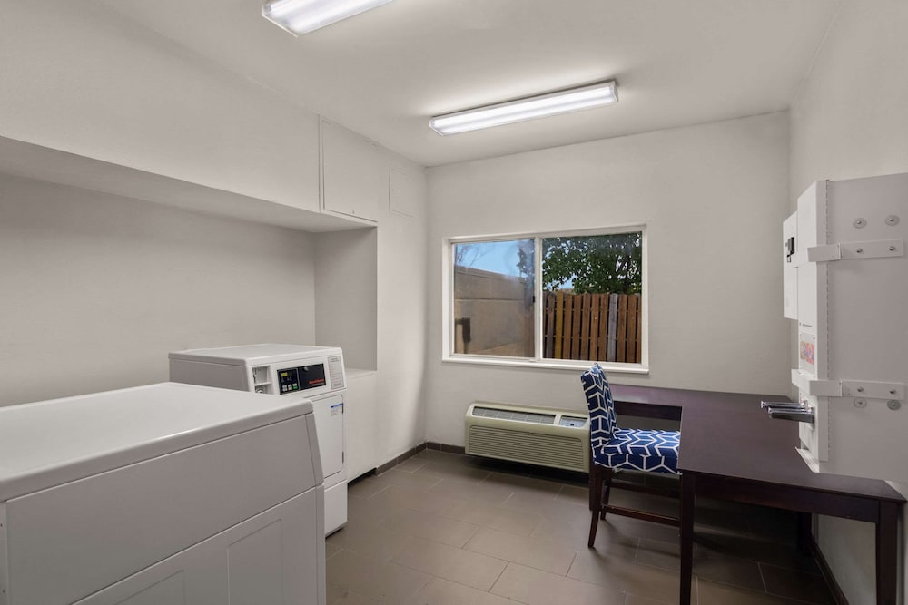 Comfort Inn & Suites Austin North Loop 25/46