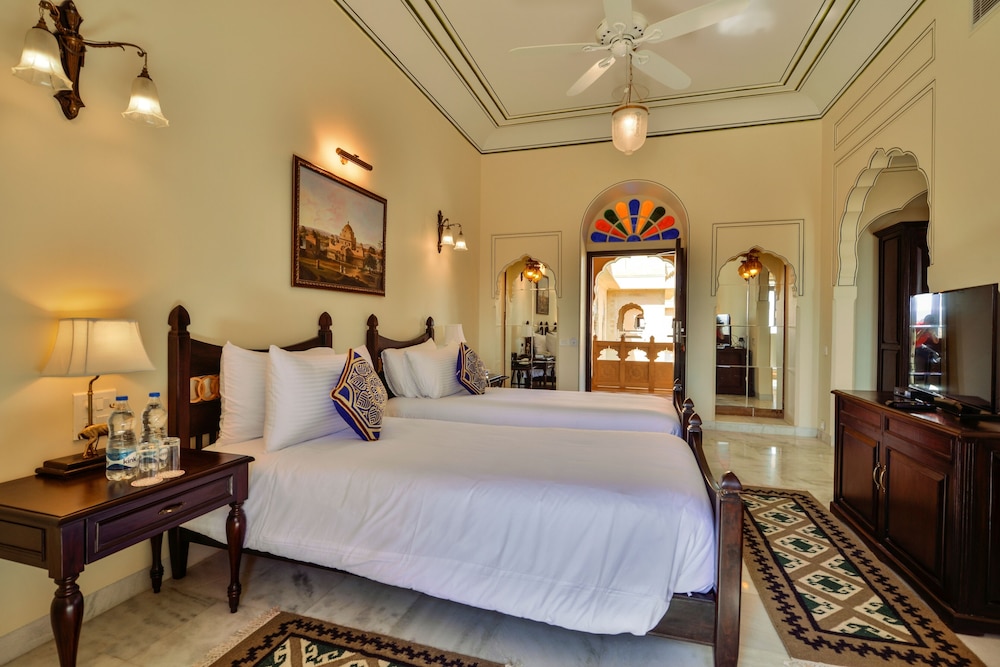 HOTEL JAISALKOT 7/28
