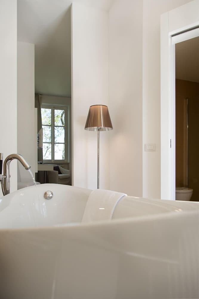 Hotel Castello Di Santa Vittoria 45/47