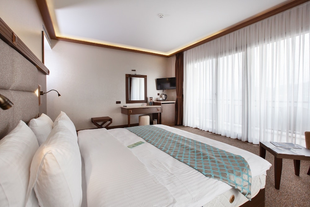 Sera Lake Resort 27/75