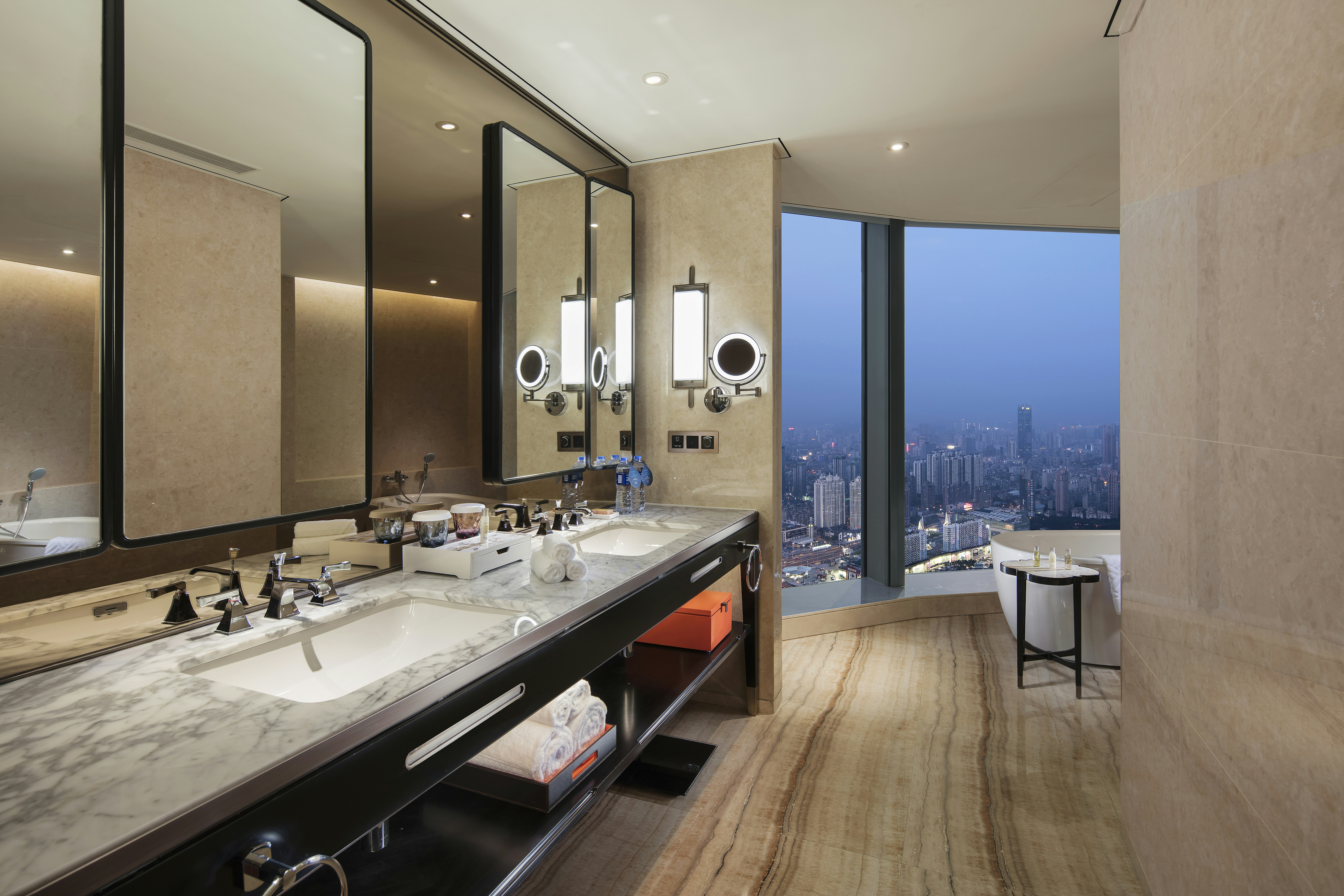 غرفة ديلوكس تنفيذية بسرير كينج، Hilton Fuzhou 2/2